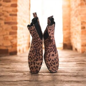Leopard Print Ankle Boots Size 6.5